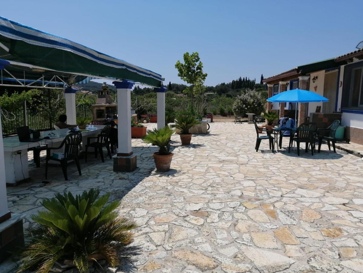 Villa Facen Gardelades Luaran gambar