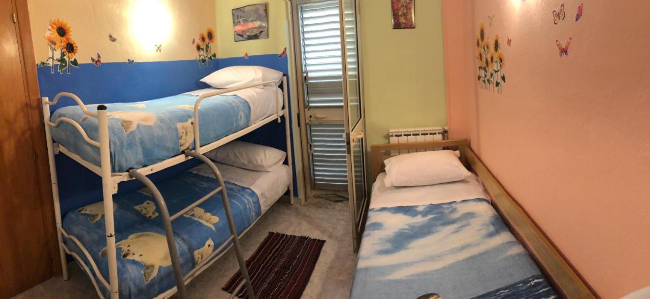 Villa Facen Gardelades Luaran gambar