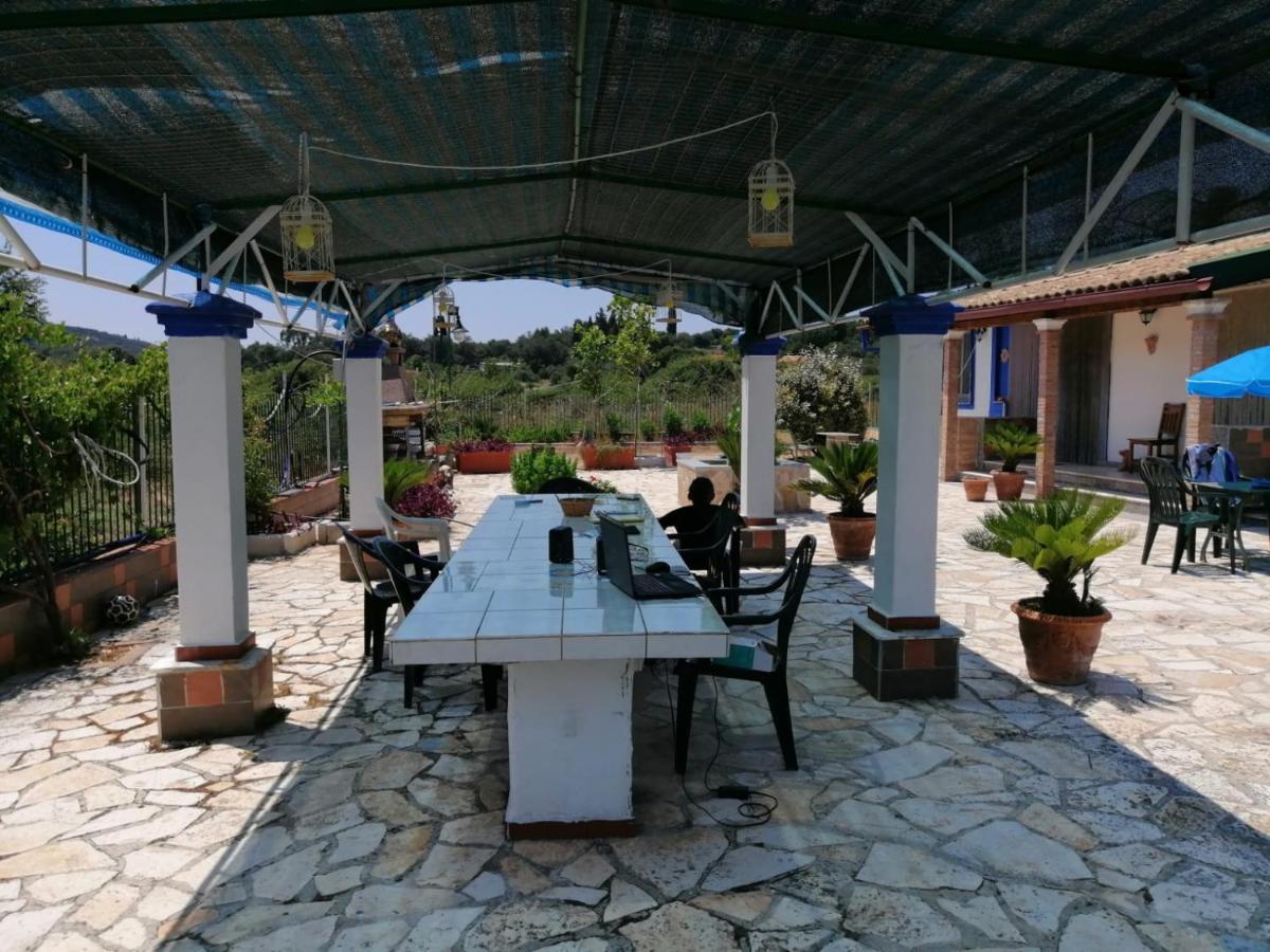 Villa Facen Gardelades Luaran gambar