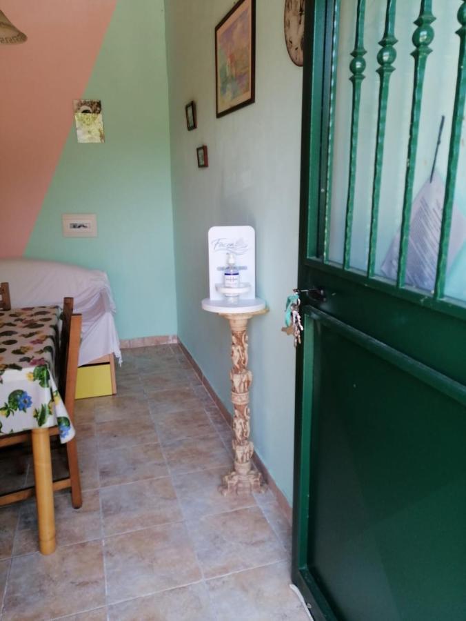 Villa Facen Gardelades Luaran gambar