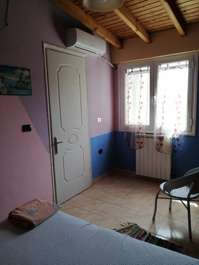 Villa Facen Gardelades Luaran gambar