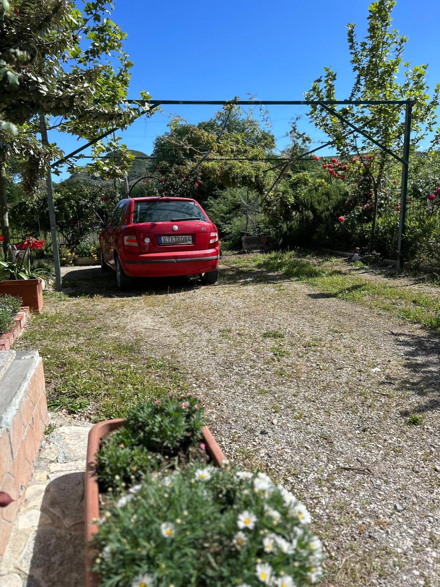 Villa Facen Gardelades Luaran gambar