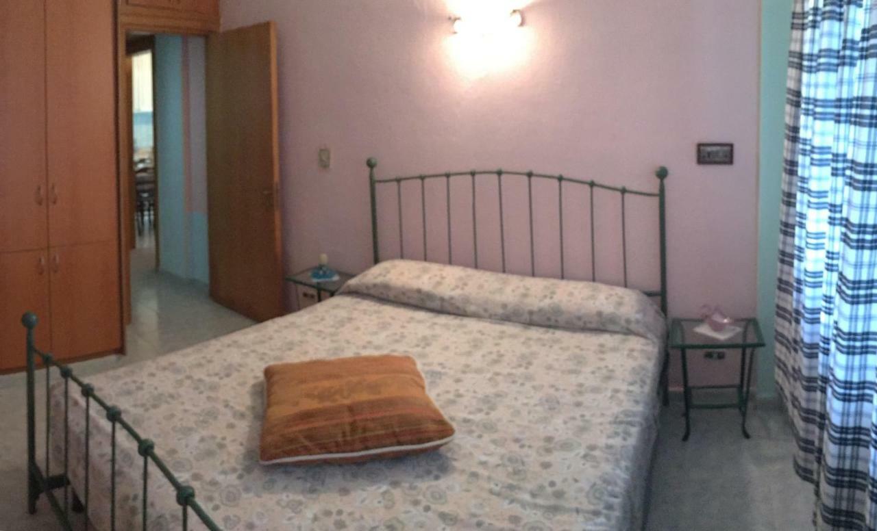 Villa Facen Gardelades Luaran gambar