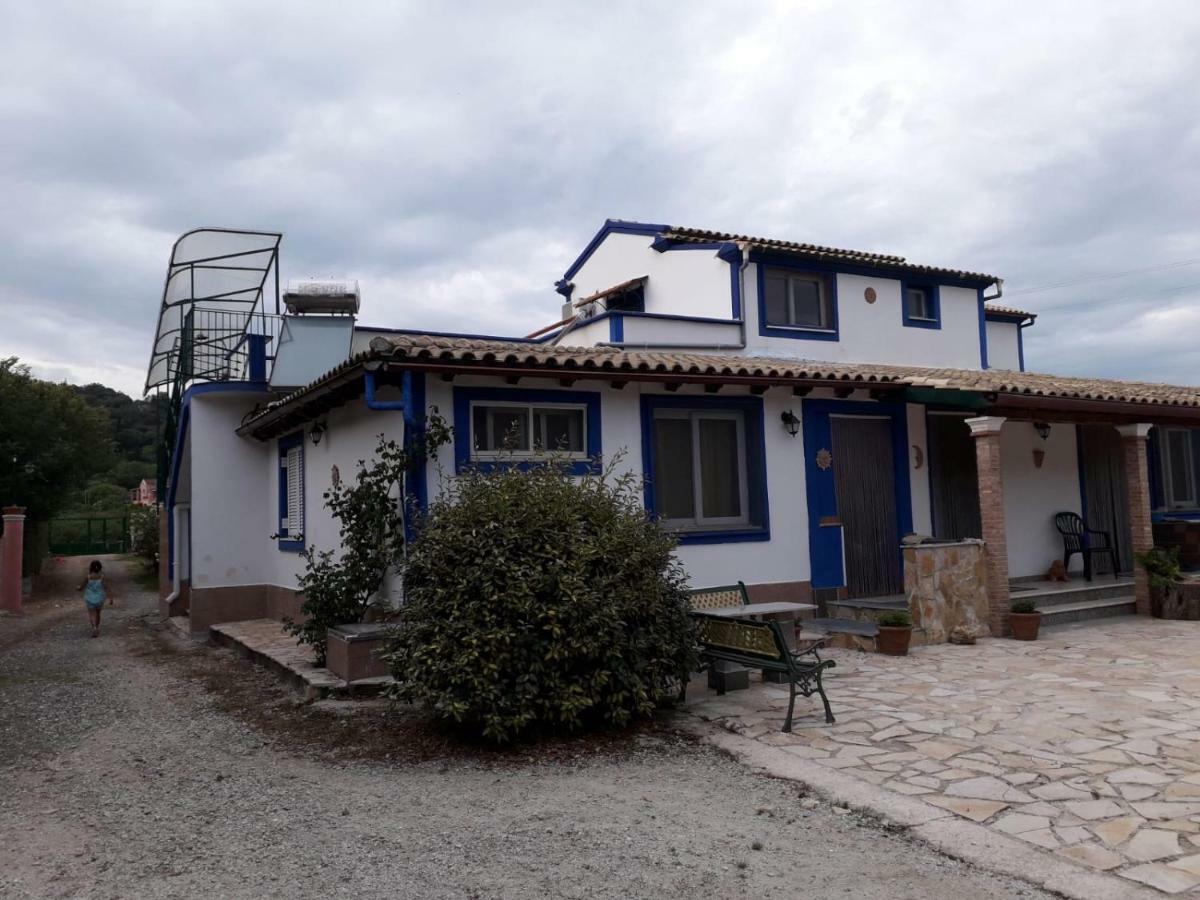 Villa Facen Gardelades Luaran gambar